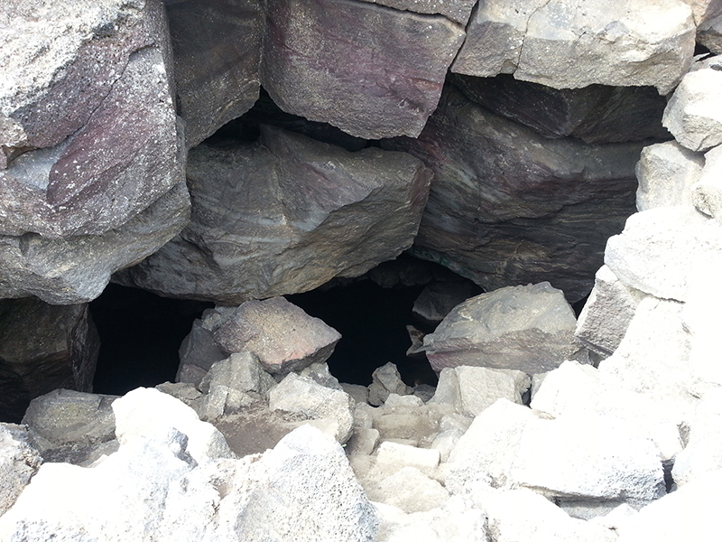 Wegweiser zur Schlammquelle Namaskard