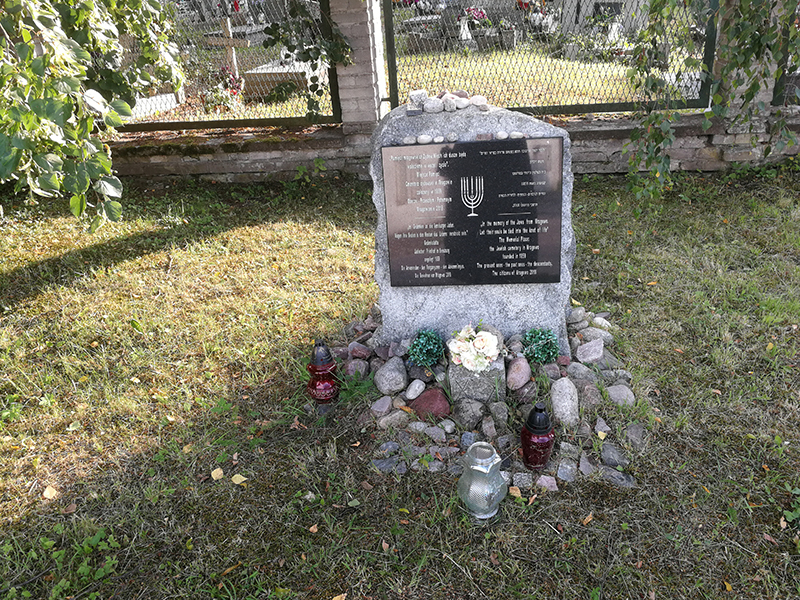 Gedenkstein für den jüdischen Friedhof in Mragowo
